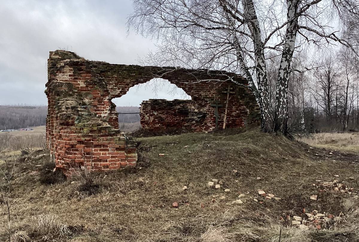 Вид с востока, фасады. Церковь Троицы Живоначальной, Воскресенки (Красный погост) (Ясногорский район, Тульская область)