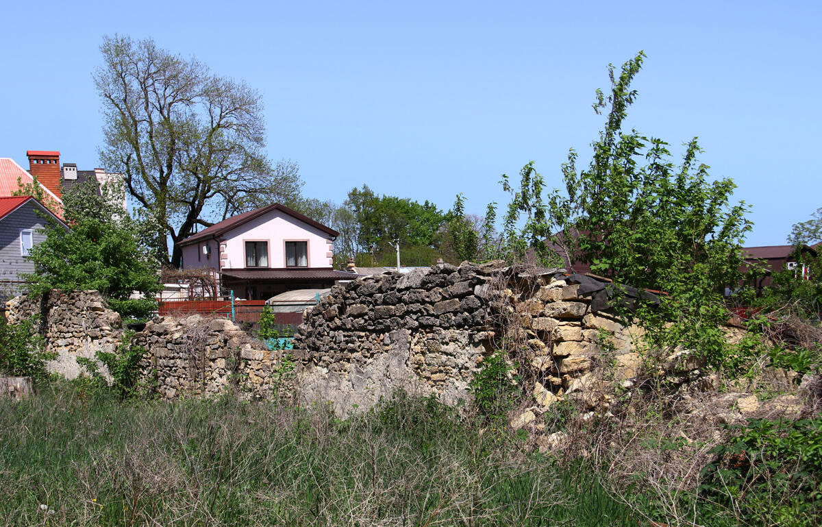Иоанно-Мариинский женский монастырь, Ставрополь (Ставрополь, город, Ставропольский край). дополнительная информация, Руины каменной ограды