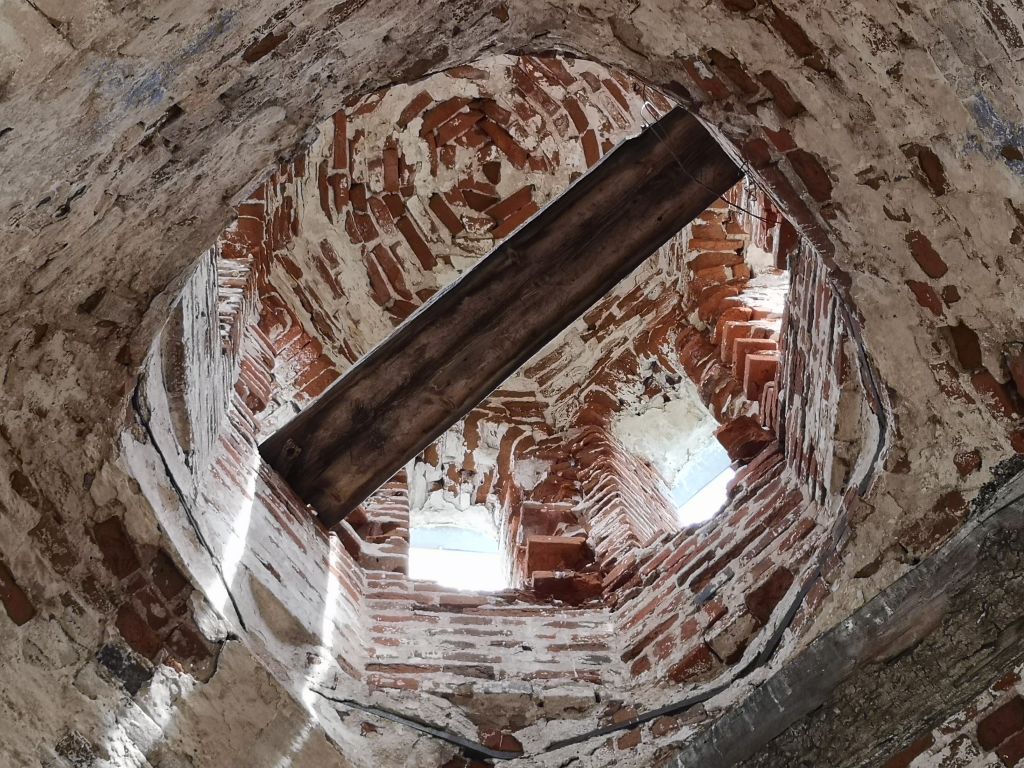 Церковь Николая Чудотворца, Державино (Лаишевский район, Республика Татарстан). интерьер и убранство, Вид изнутри колокольни