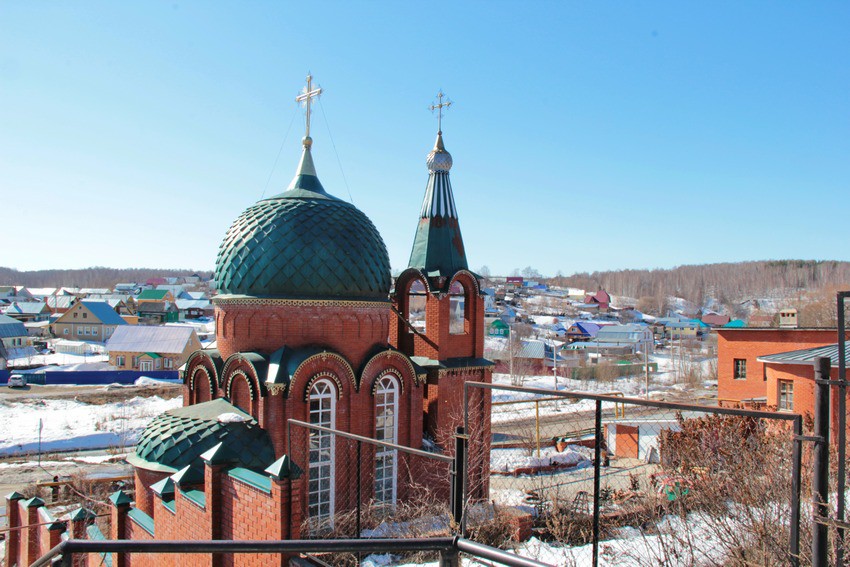 Советский район. Церковь Воздвижения Креста Господня в поселке Аки. фасады