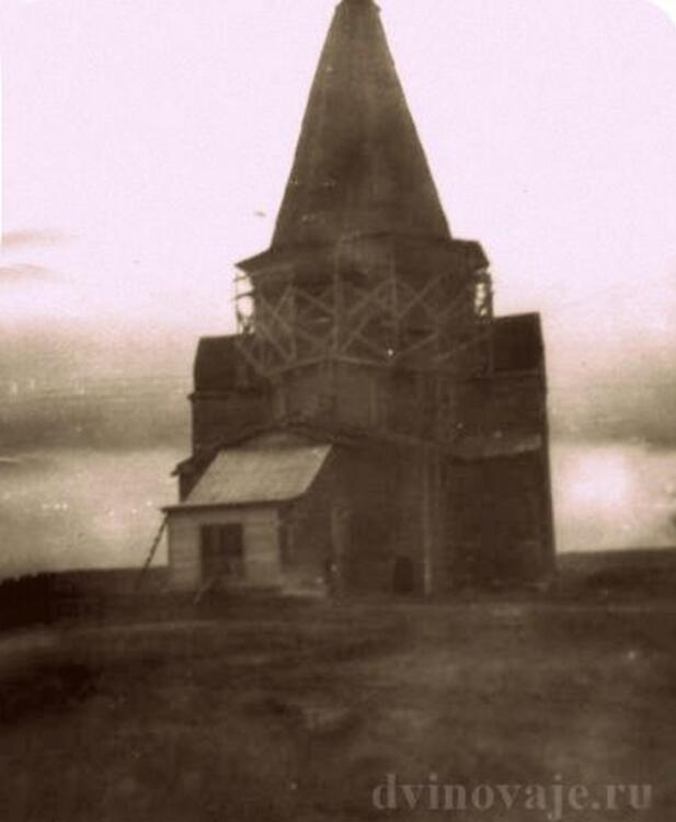 Церковь Петра и Павла, Шастки (Виноградовский район, Архангельская область). архивная фотография, 1960 год перед разборкой с сайта http://dvinovaje.ru/publ/istorija_sel/istorija_shastozerskoj_volosti/2-1-0-43