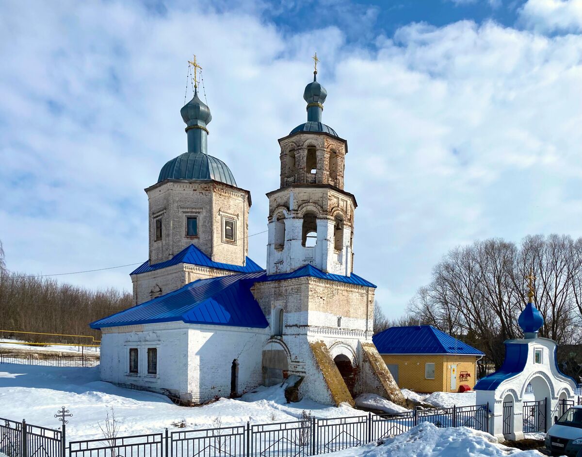 Церковь Смоленской иконы Божией Матери, Соловцово (Высокогорский район, Республика Татарстан). фасады, Вид с северо-запада; хорошо заметен наклон колокольни