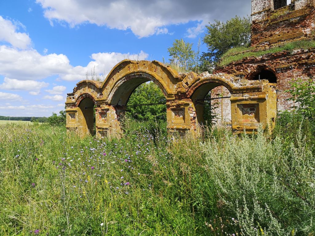 Церковь Николая Чудотворца, Никольское, урочище (Лаишевский район, Республика Татарстан). дополнительная информация, Ворота