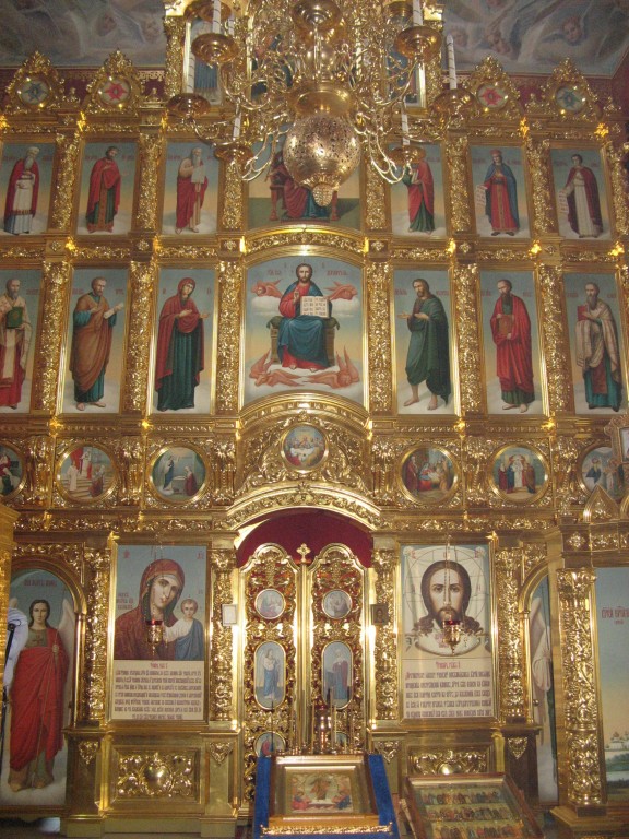 Церковь Казанской иконы Божией Матери, Балахчино (Алексеевский район, Республика Татарстан). интерьер и убранство, Главный иконостас храма