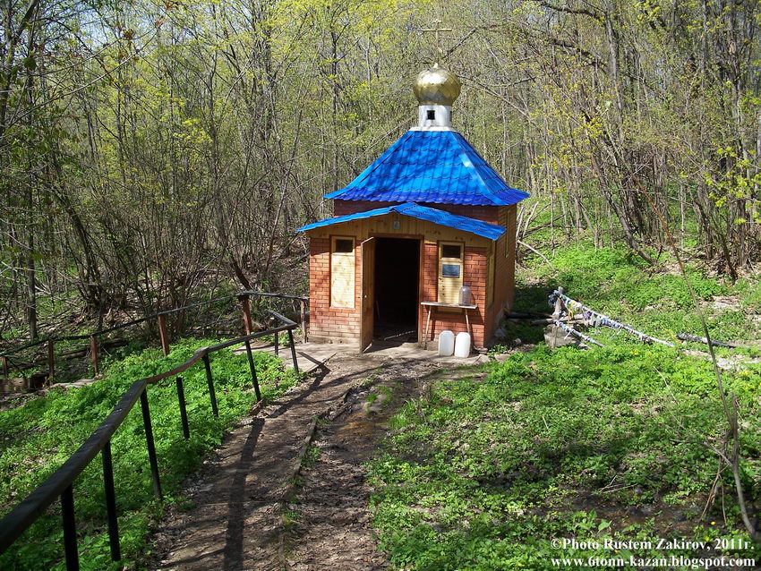 Светлое Озеро. Седмиозёрская Богородицкая пустынь. Часовня-купальня на дальнем источнике. фасады, дальний источник 