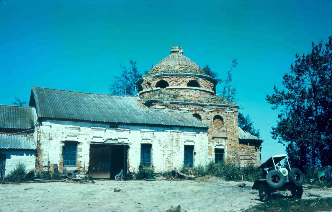 Церковь Покрова Пресвятой Богородицы, Покровское (Старицкий район, Тверская область). фасады, 1994