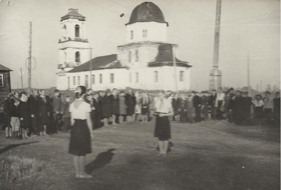 Чарозеро. Церковь Происхождения Честных Древ. архивная фотография, Дата не известна. Из группы: Привет из Чарозера (https://vk.com/public193788646)