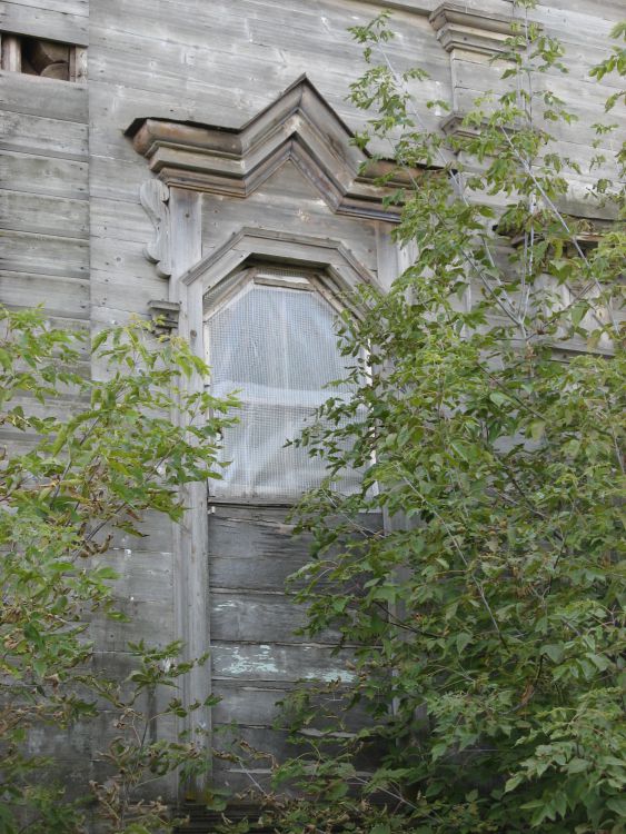 Церковь Покрова Пресвятой Богородицы, Янцевары (Пестречинский район, Республика Татарстан). архитектурные детали, Оконный проем восточного фасада
