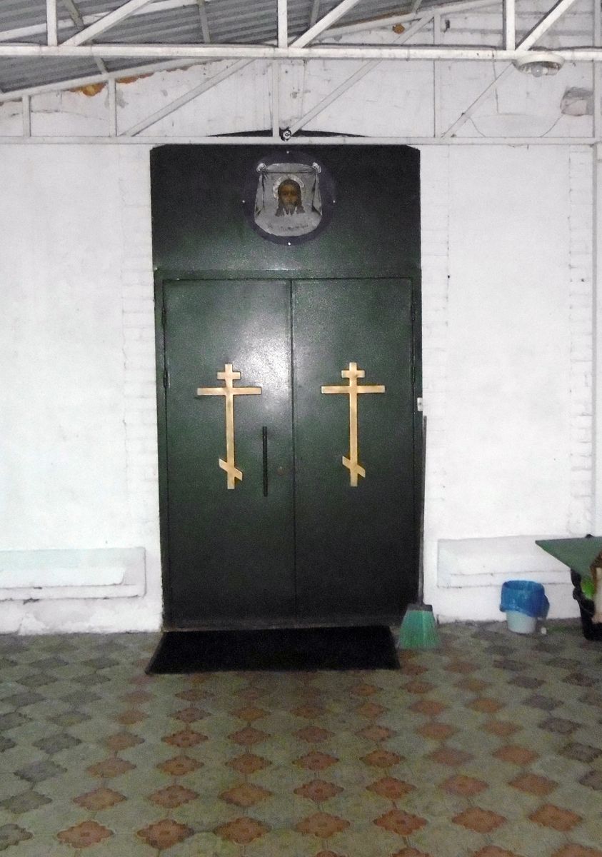 Главные врата храма, архитектурные детали. Церковь Николая Чудотворца (новая), Пестрецы (Пестречинский район, Республика Татарстан)