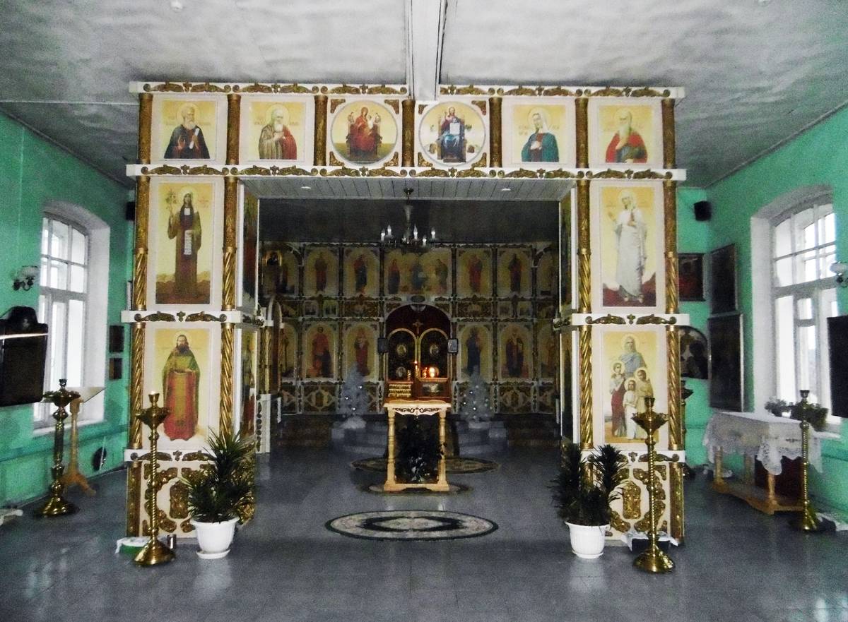 Убранство центральной части церкви, интерьер и убранство. Церковь Николая Чудотворца (новая), Пестрецы (Пестречинский район, Республика Татарстан)