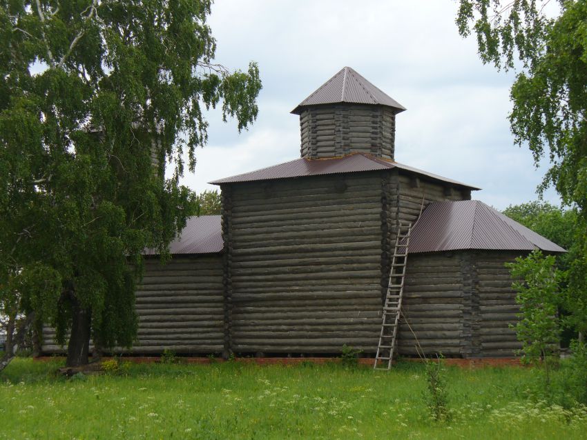 Крещёные Казыли. Церковь Троицы Живоначальной (утраченная). фасады, В 2006 году строительство церкви законсервировано в связи с недостатком финанисирования.