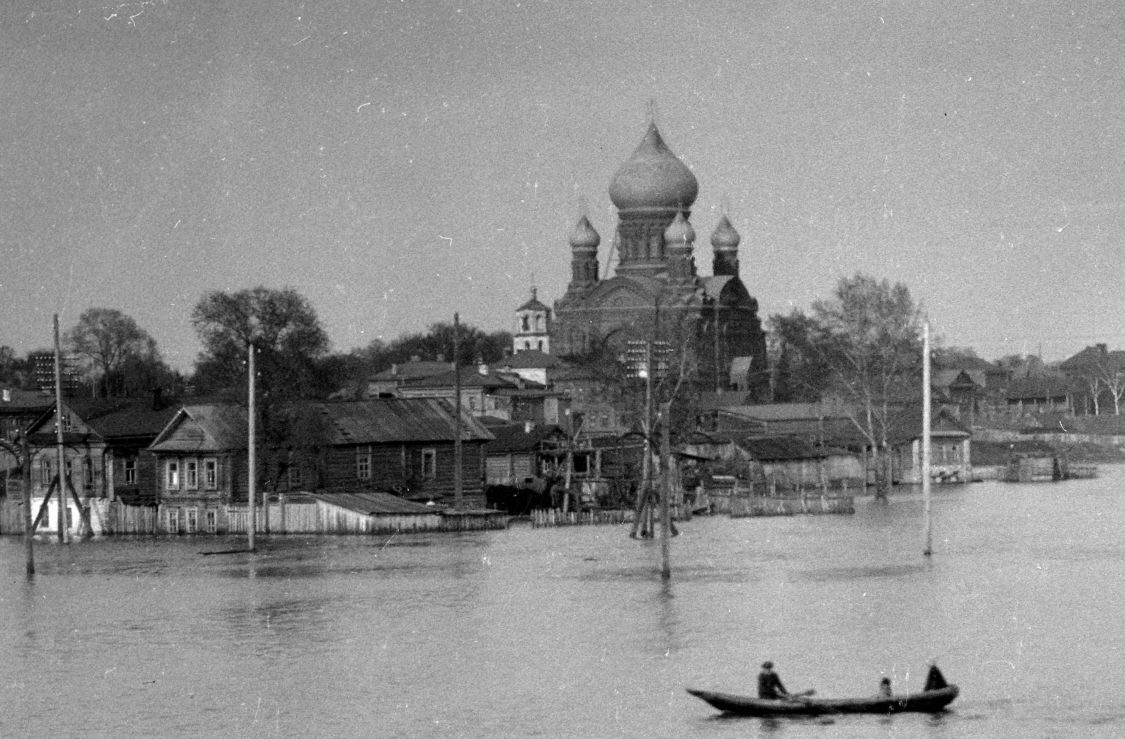 Кировский район. Церковь Макария Унженского и Желтоводского в Адмиралтейской слободе. архивная фотография, фрагмент фотографии Филда Уильяма Осгуда  