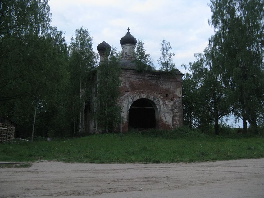 Церковь Николая Чудотворца, Ворониха (Осташево) (Верховажский район, Вологодская область). общий вид в ландшафте