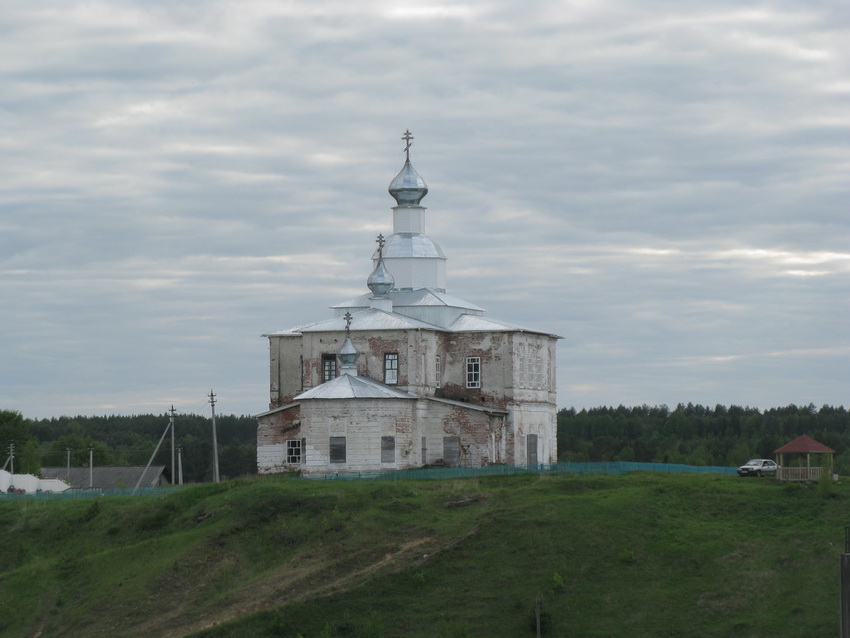 Церковь Покрова Пресвятой Богородицы, Урусовская (Нижнее Кулое) (Верховажский район, Вологодская область). общий вид в ландшафте