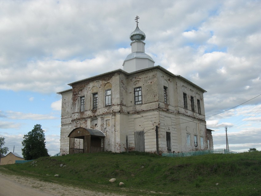 Церковь Покрова Пресвятой Богородицы, Урусовская (Нижнее Кулое) (Верховажский район, Вологодская область). фасады