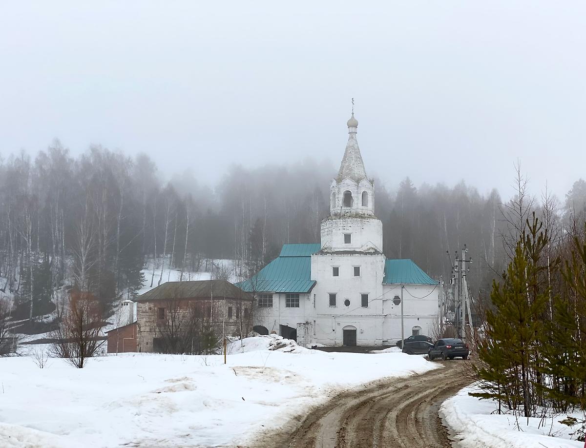 Общий вид с юга, общий вид в ландшафте. Церковь Усекновения главы Иоанна Предтечи, Потаниха (Высокогорский район, Республика Татарстан)