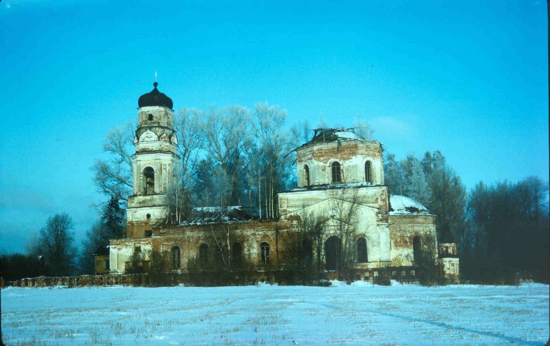 Церковь Успения Пресвятой Богородицы, Садыково (Калининский район, Тверская область). документальные фотографии, 1994