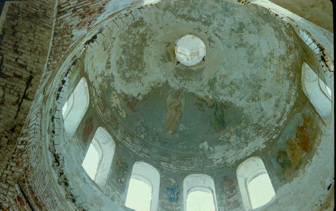 Церковь Иоанна Предтечи в Залесье, Старенькое (Калининский район, Тверская область). интерьер и убранство, 1994
