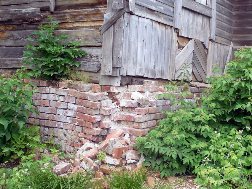 Церковь Михаила Архангела, Ковали (Пестречинский район, Республика Татарстан). дополнительная информация, Здание церкви находится в аварийном состоянии. Разрушается всё, включая фундамент.