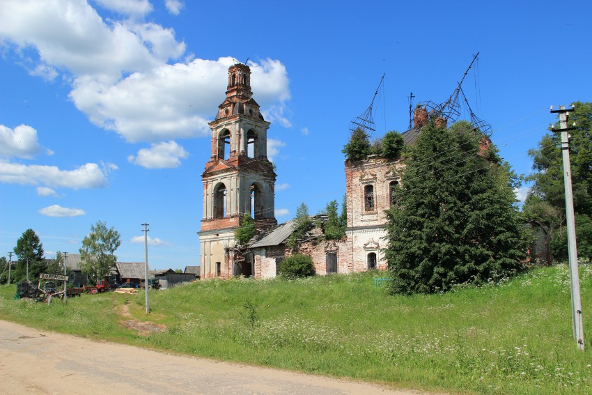 Церковь Михаила Архангела, Ефремово (Угличский район, Ярославская область). фасады