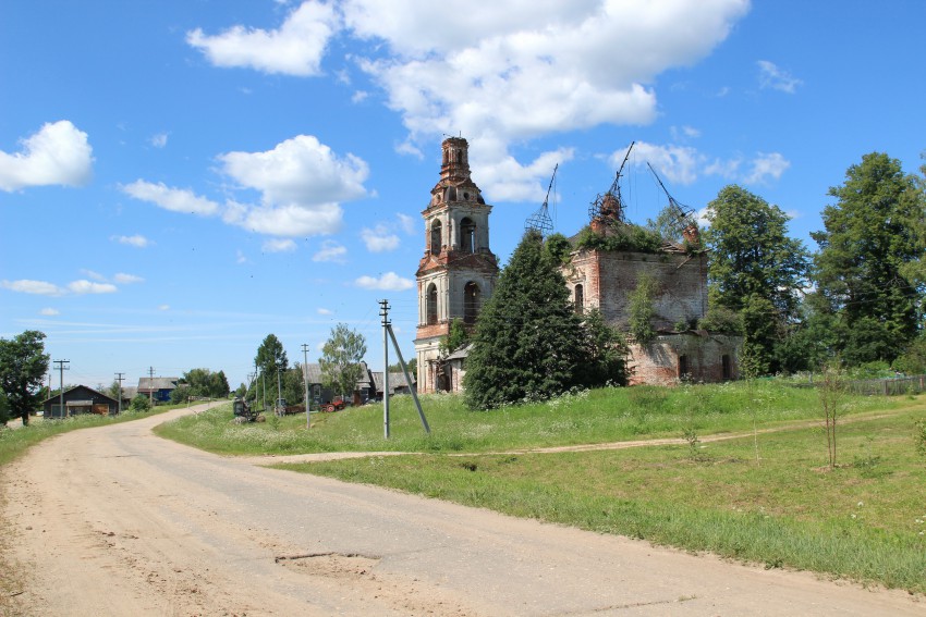 Церковь Михаила Архангела, Ефремово (Угличский район, Ярославская область). фасады