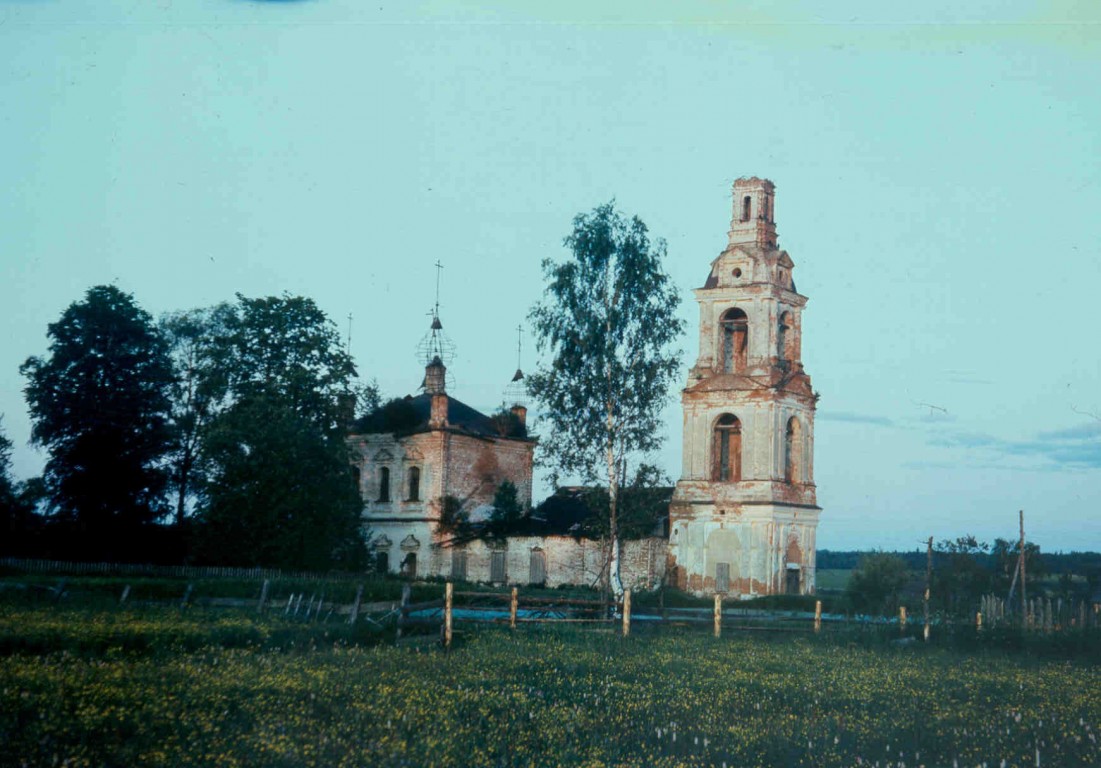 Церковь Михаила Архангела, Ефремово (Угличский район, Ярославская область). фасады