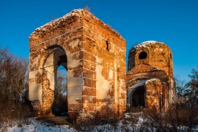 Караул. Церковь Троицы Живоначальной