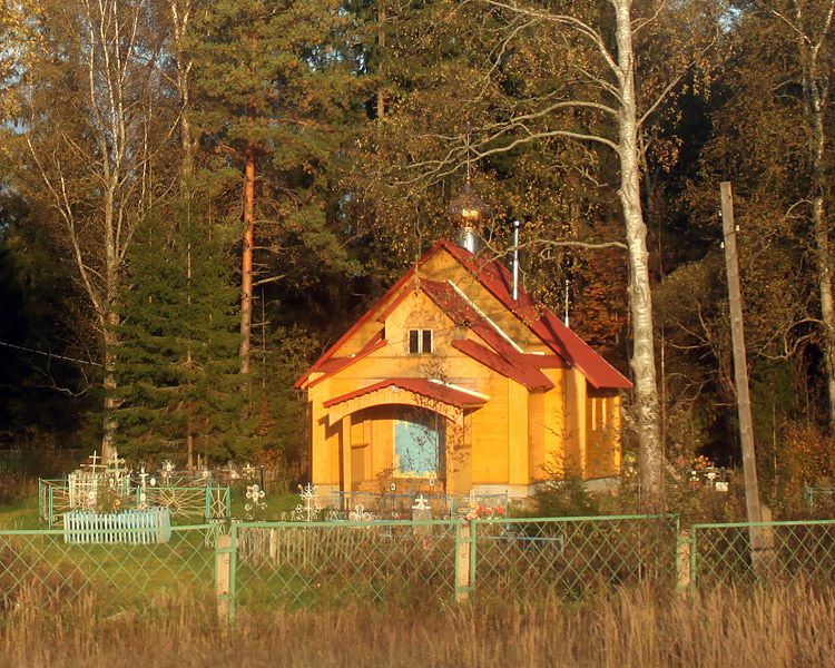 Бурга. Церковь Пантелеимона Целителя. общий вид в ландшафте