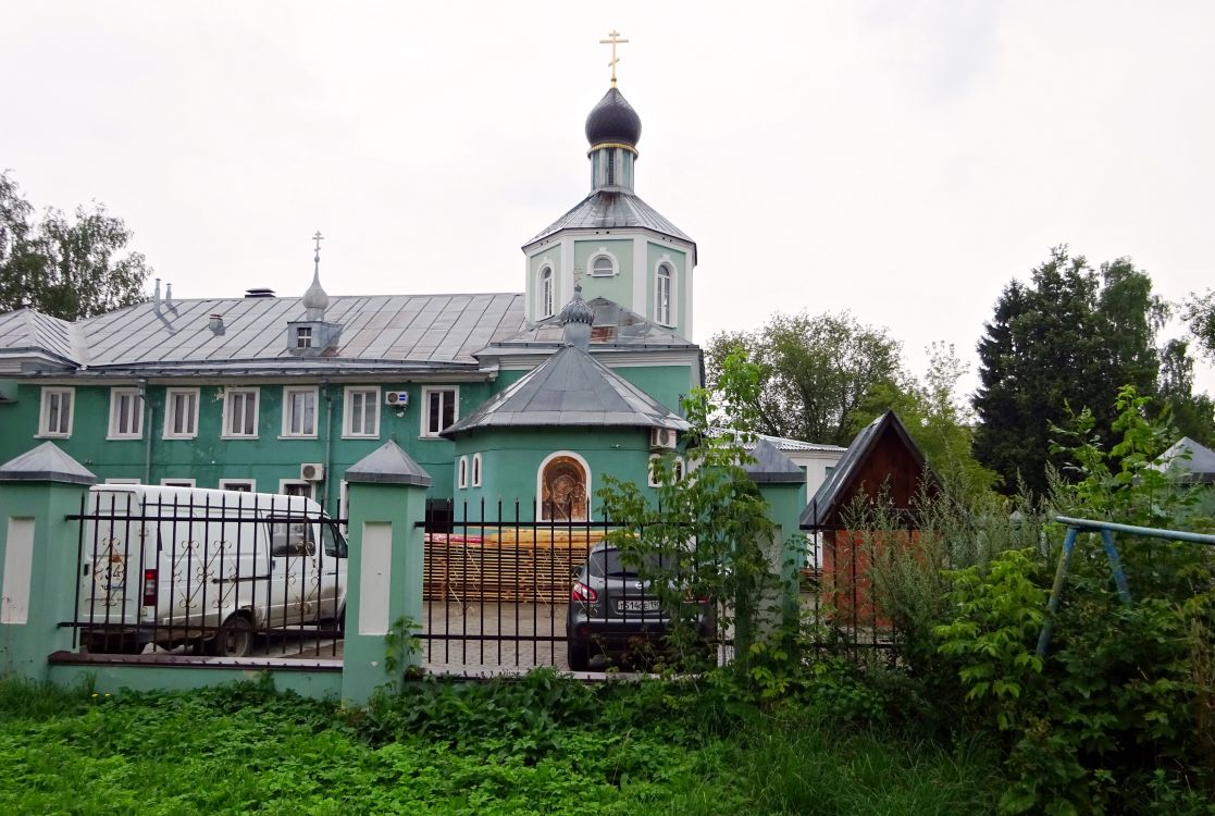 Электросталь. Церковь Андрея Рублева. общий вид в ландшафте