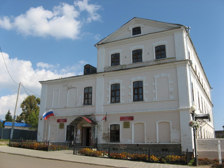 Троицкий монастырь, Лаишево (Лаишевский район, Республика Татарстан). фасады,  Фасад жилого корпуса с ул.Чернышевского.