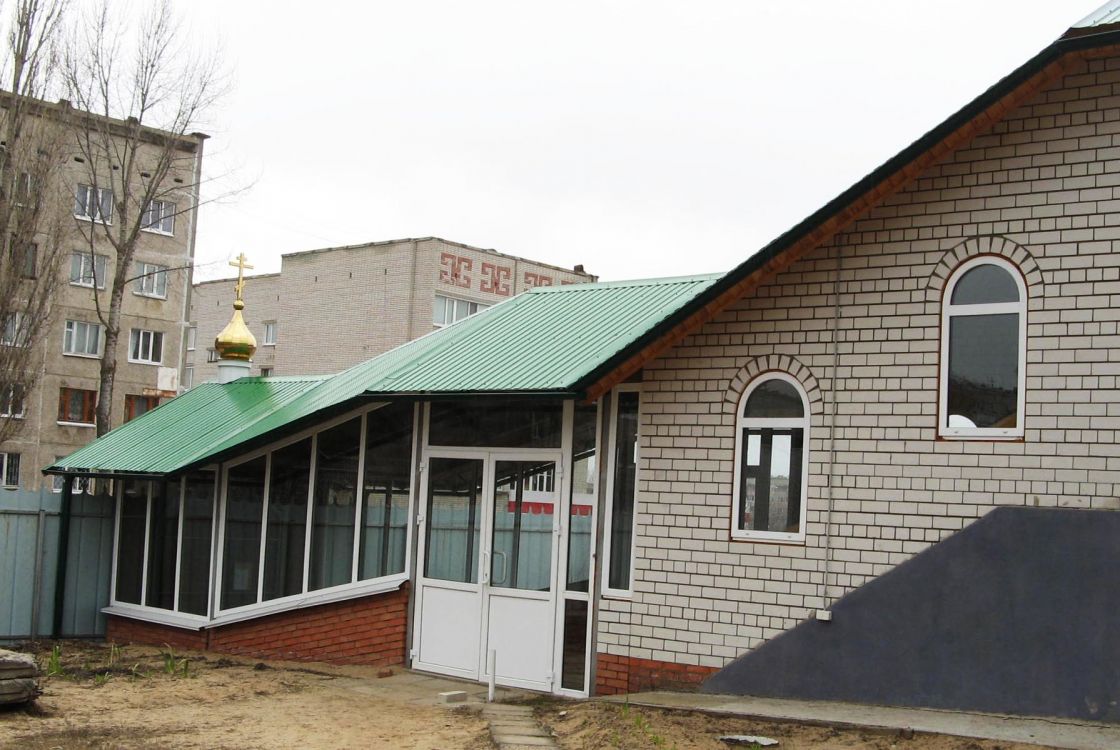 Церковь Иоанна Кронштадтского, Волжск (Волжский район и г. Волжск, Республика Марий Эл). архитектурные детали, Галерея, ведущая к главным вратам храма
