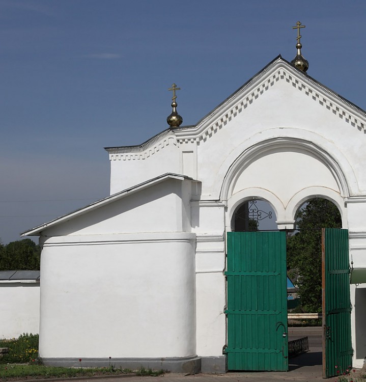 Рославль. Спасо-Преображенский мужской монастырь. Часовня Тихвинской иконы Божией Матери. фасады