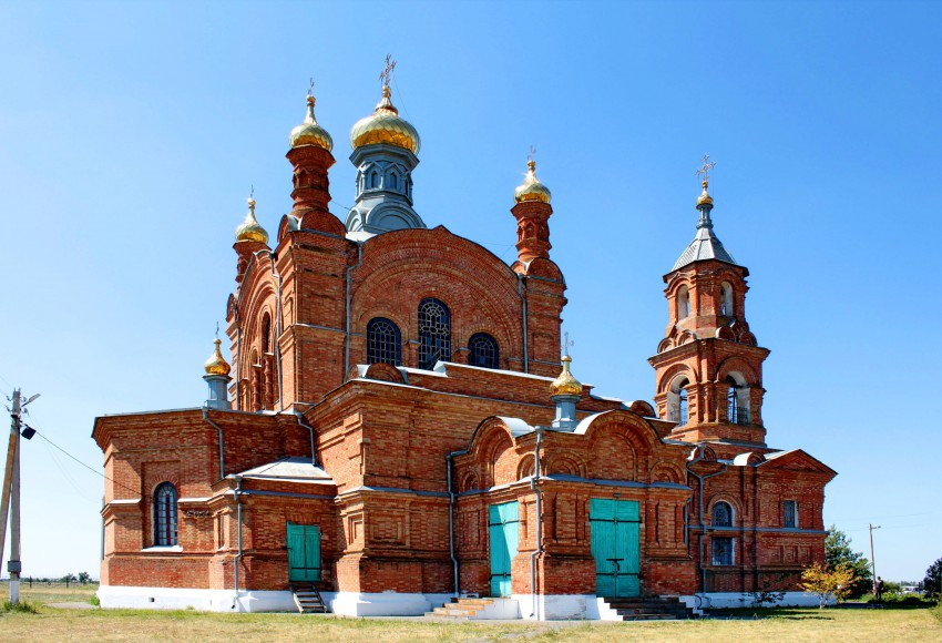 Церковь Георгия Победоносца, Сандата (Сальский район, Ростовская область). общий вид в ландшафте