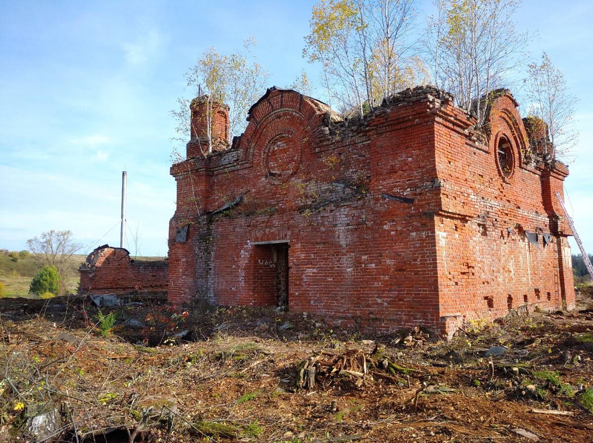 Церковь Казанской иконы Божией Матери, Старые Зятцы (Якшур-Бодьинский район, Республика Удмуртия). архитектурные детали, четверик над сводами трапезной
