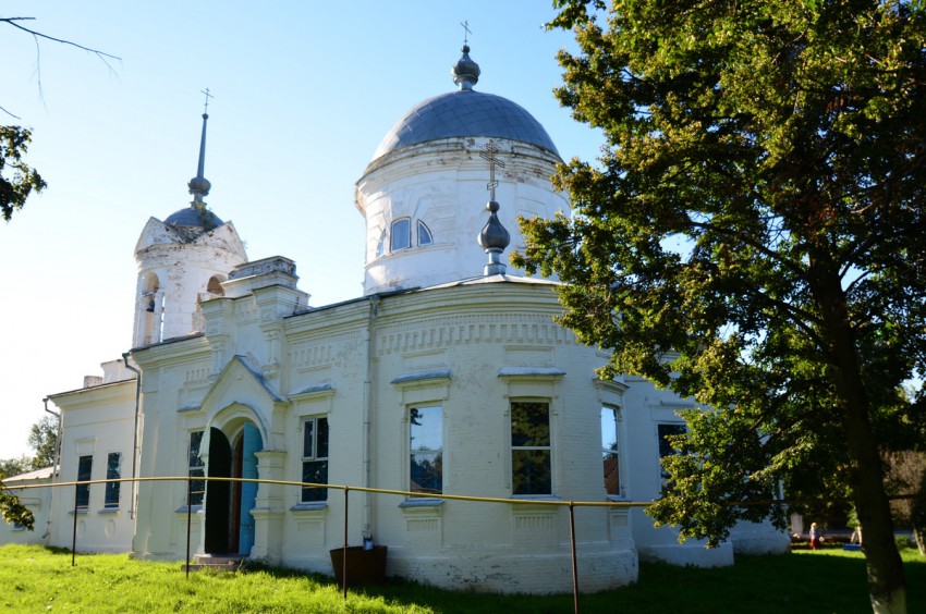 Акулево. Церковь Успения Пресвятой Богородицы. общий вид в ландшафте