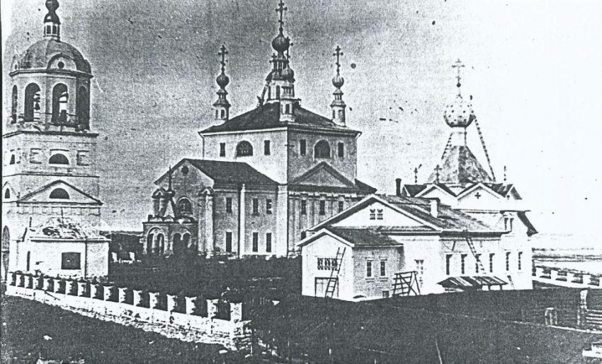 Собор Троицы Живоначальной, Пинега (Пинежский район, Архангельская область). архивная фотография, Соборный комплекс в городе Пинега. Фотография конца 19-начала 20 века с сайта  http://arhispovedniki.ru/library/research/1761/