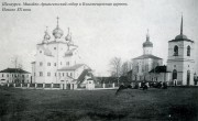 Собор Благовещения Пресвятой Богородицы, Справа каменный Благовещенский собор<br>, Шенкурск, Шенкурский район, Архангельская область