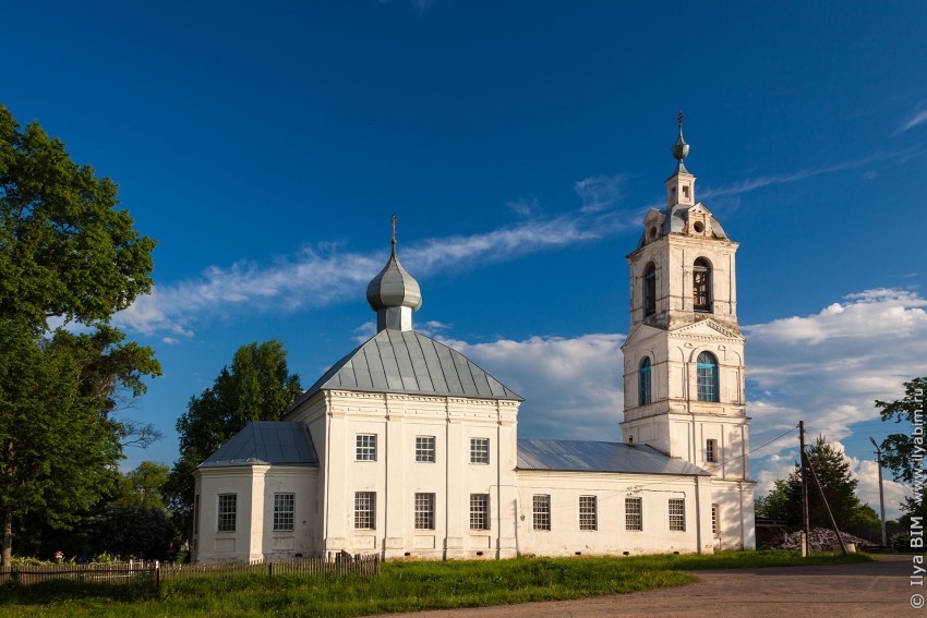 Церковь Димитрия Солунского (каменная), Сутка (Брейтовский район, Ярославская область). фасады