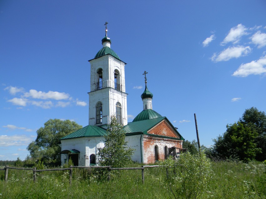 Щаднево. Церковь Космы и Дамиана. общий вид в ландшафте