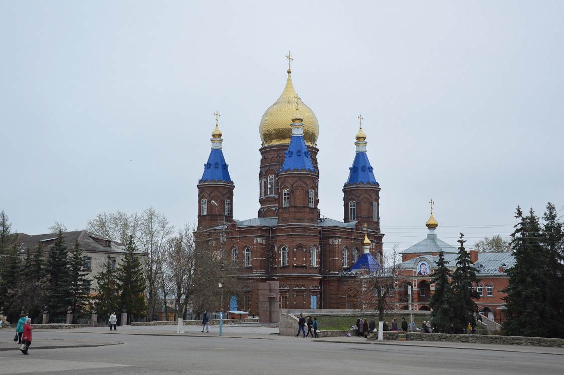 Сердобск. Кафедральный собор Михаила Архангела. общий вид в ландшафте