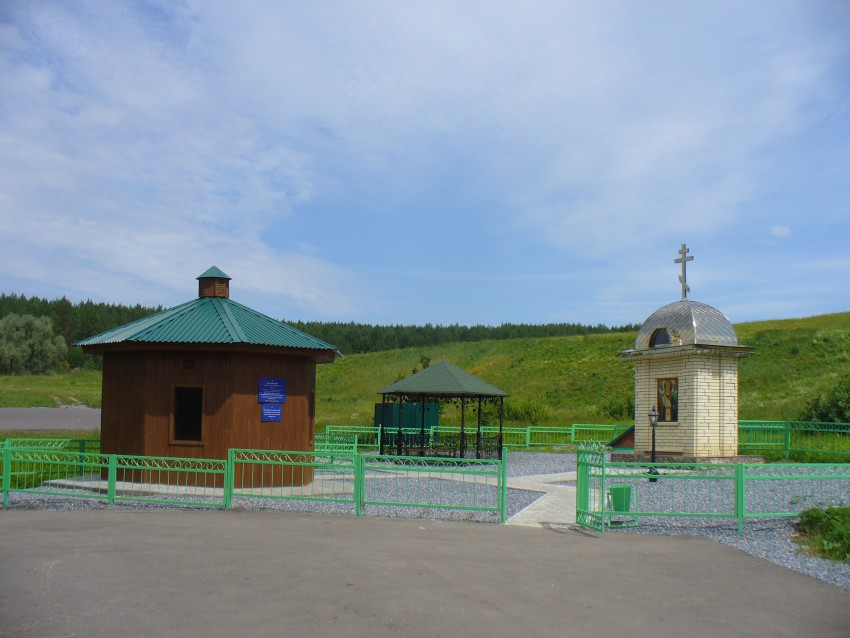 Погода в шуране татарстан. Родник Среднедевятово Татарстан. Родник среднее Девятово Лаишевского района. Среднедевятово Лаишевский район. Родник село среднее Девятово.