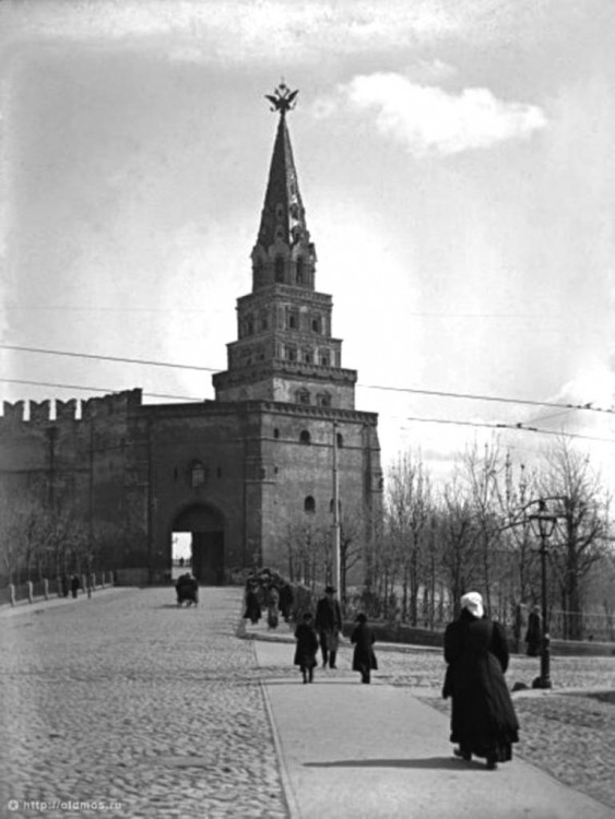 Тверской. Кремль. Церковь Рождества Иоанна Предтечи в Боровицкой башне. архивная фотография, Фото с сайта pastvu.com