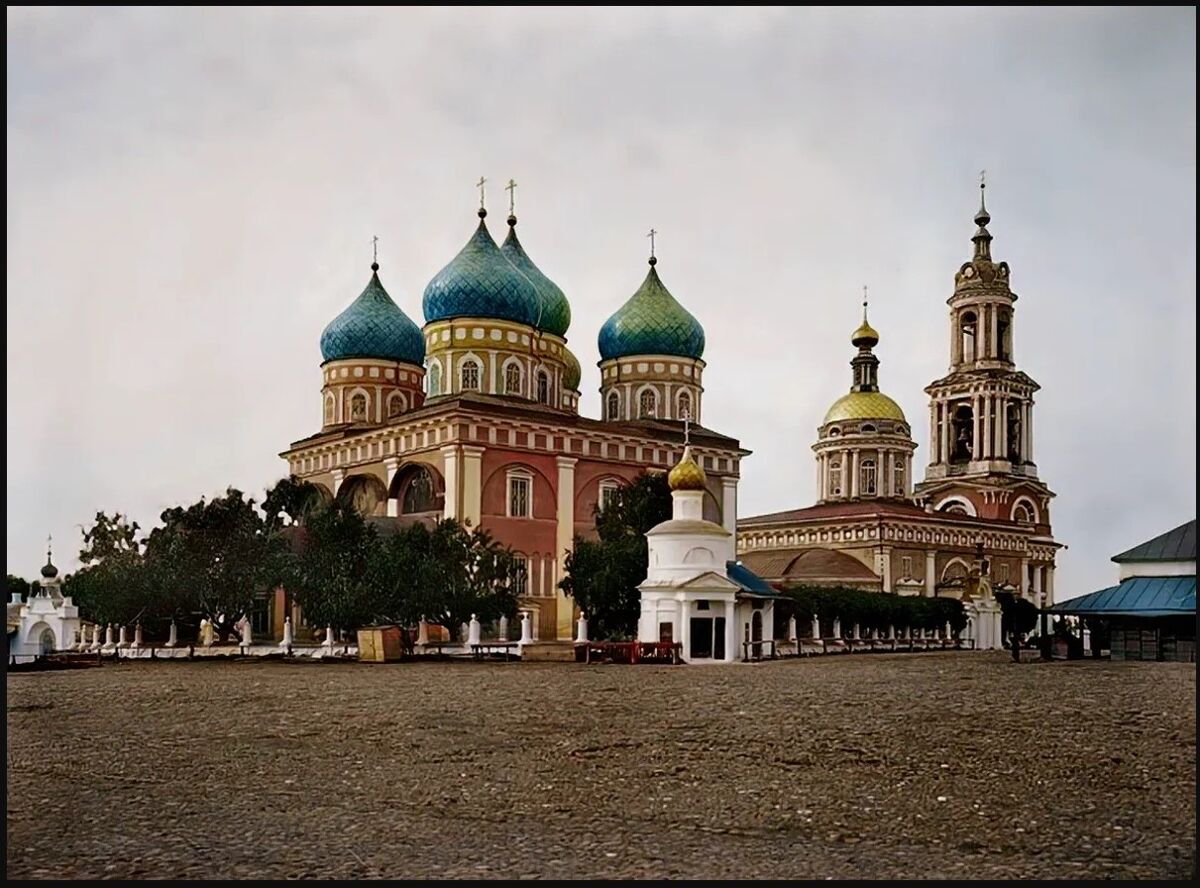 Собор Покрова Пресвятой Богородицы, Кимры (Кимрский район и г. Кимры, Тверская область). архивная фотография, Раскрашенная фотография с видом собора Покрова Пресвятой Богородицы. 1910-1912 гг.