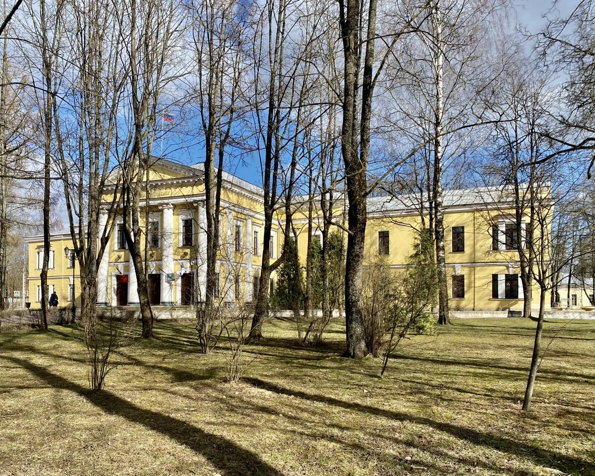 Домовая церковь Павла апостола при бывшем Дворцовом госпитале, Гатчина (Гатчинский район, Ленинградская область). дополнительная информация, Вид с запада