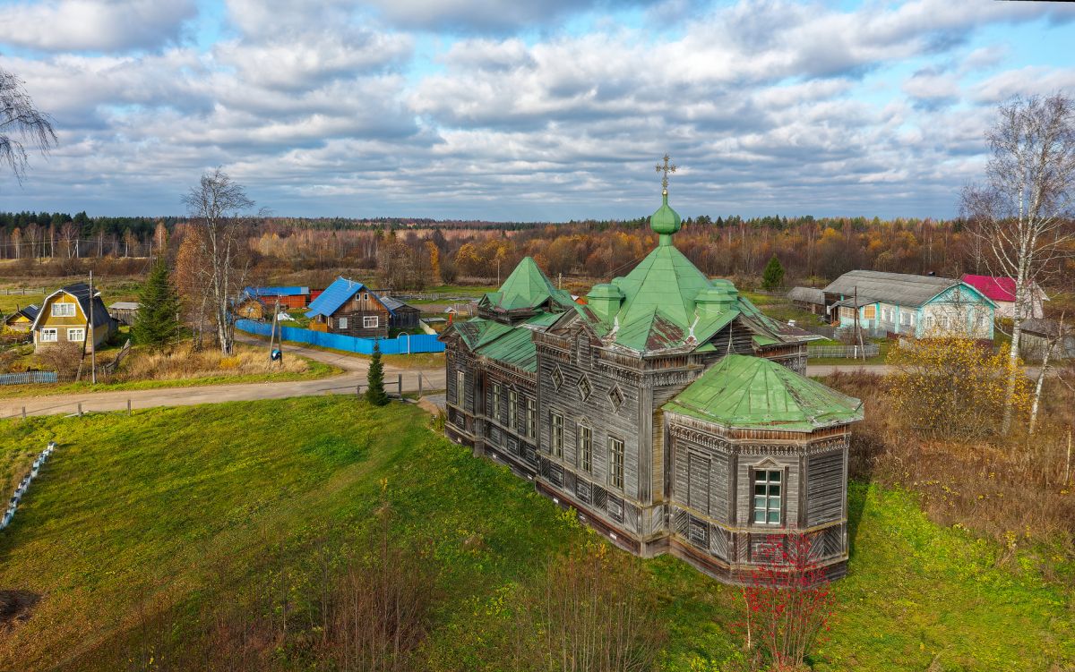 Церковь Николая Чудотворца, Юхнево (Вельский район, Архангельская область). общий вид в ландшафте