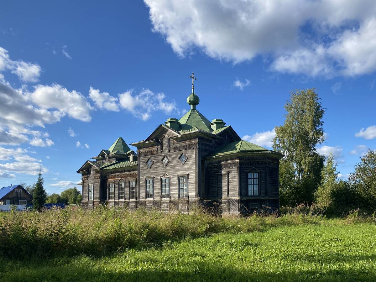 Вид с юго-востока, фасады. Церковь Николая Чудотворца, Юхнево (Вельский район, Архангельская область)