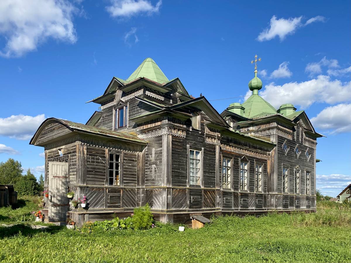 Вид с юго-запада, фасады. Церковь Николая Чудотворца, Юхнево (Вельский район, Архангельская область)