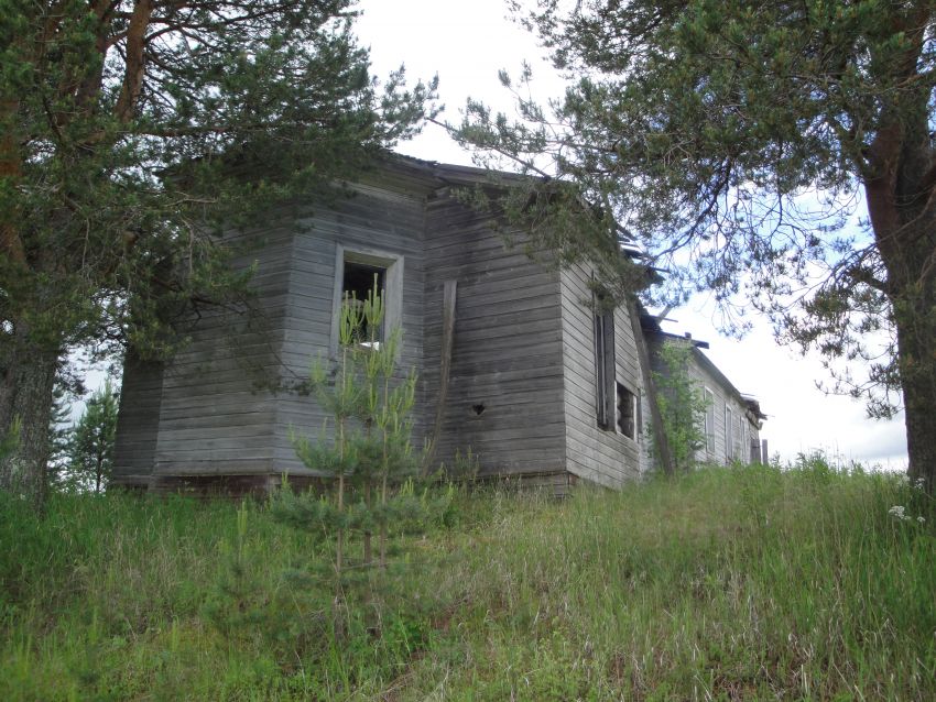 Церковь Рождества Пресвятой Богородицы, Чуроз-гора (Средь-Мехреньга) (Холмогорский район, Архангельская область). фасады, Вид на церковь с северо-востока.