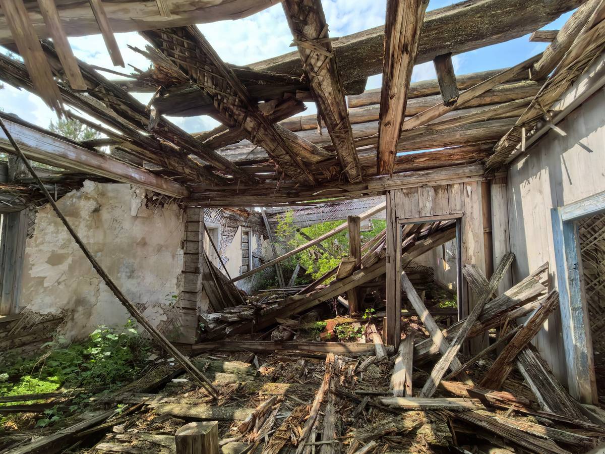 Церковь Рождества Пресвятой Богородицы, Чуроз-гора (Средь-Мехреньга) (Холмогорский район, Архангельская область). интерьер и убранство, Внутри.