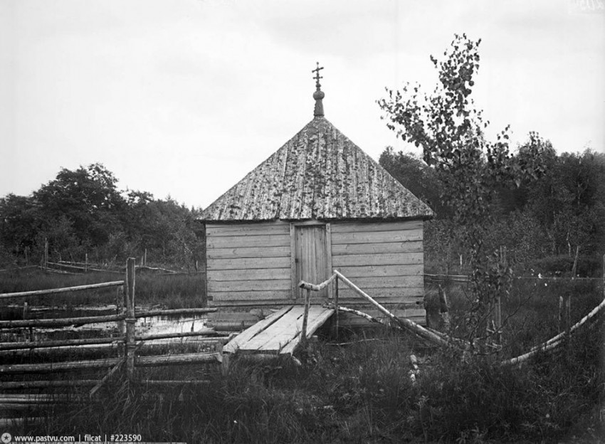 Волговерховье. Ольгинский монастырь. Неизвестная часовня над истоком Волги. архивная фотография, Фото с сайта pastvu.ru . Фото 1903 г.